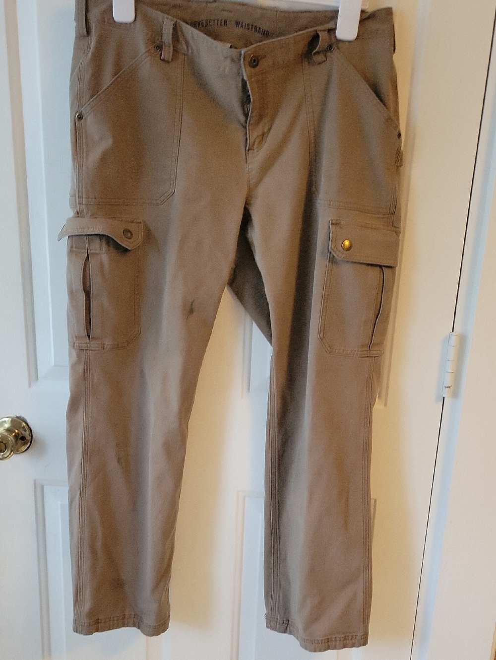 Women’s Boot Cut Cargo Jeans in Tan